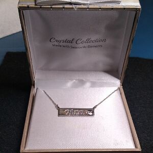 NWT Silver Plated Crystal Collection Swarovski Elements Mom Necklace